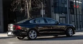 Volvo S90 lub podobny